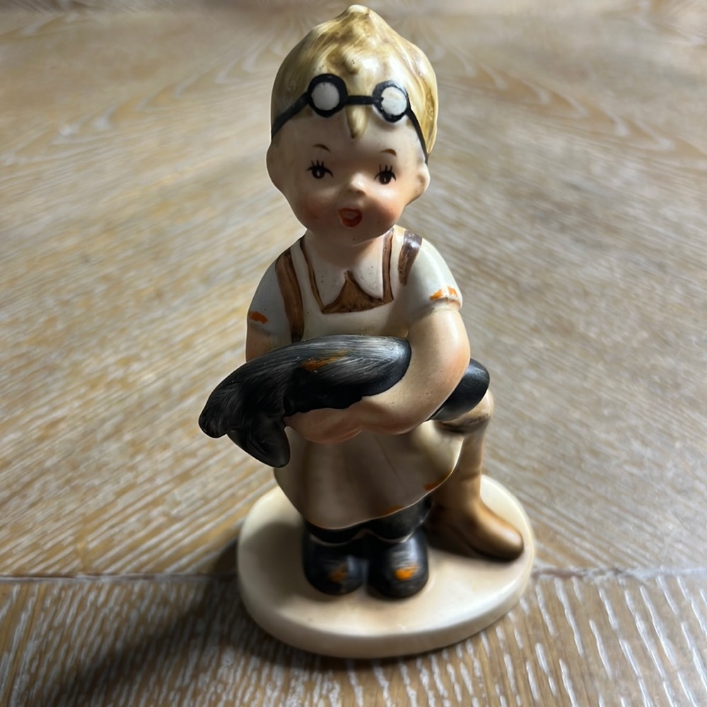 NAPCO Boots Vintage Japanese Collectable Ceramic Figurine AH1B